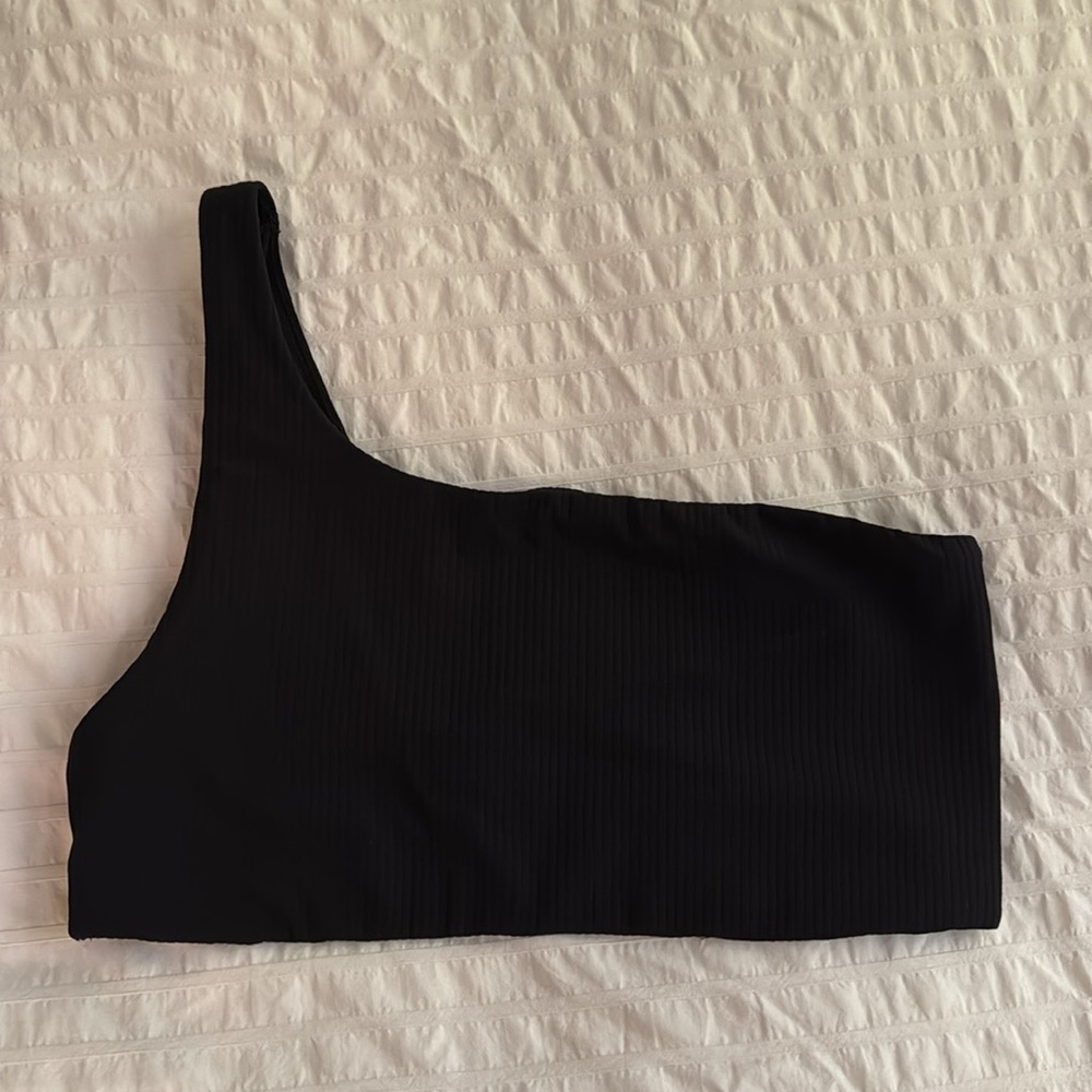 Black Lululemon Sports Bra
